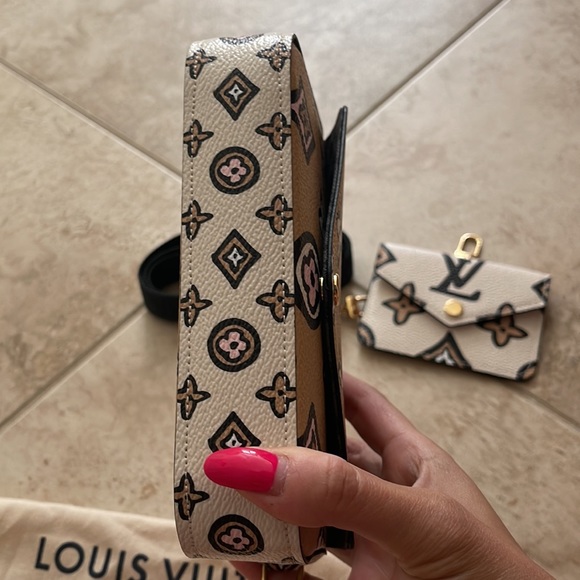 SOLD !!!Louis Vuitton brand new - Wild at Heart Felicie Strap n Go - Picture 3 of 7